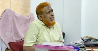 রাষ্ট্রীয় কোষাগার থেকে বাড়ি ভাড়া পান ২০ হাজার টাকা, তবুও বাস করেন অফিস কক্ষেই